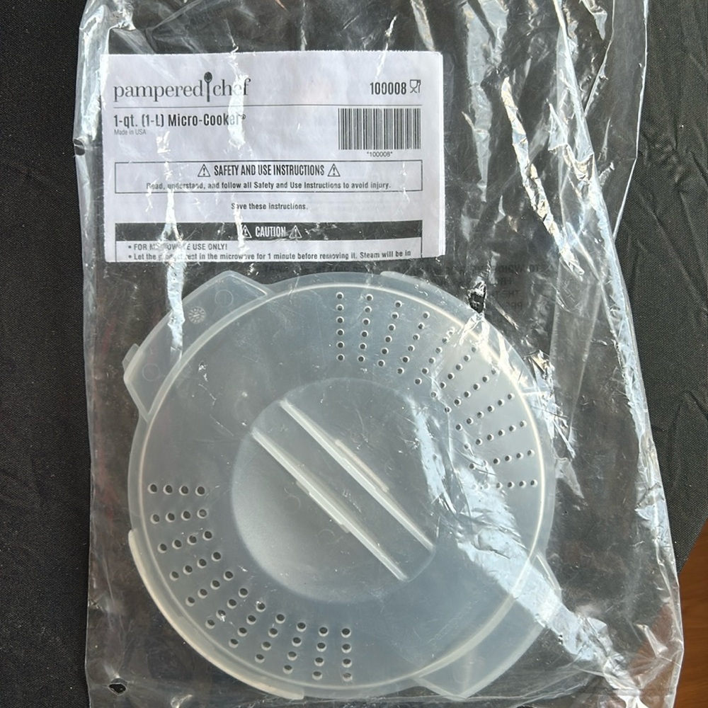 New Pampered Chef Micro-Cooker Lid